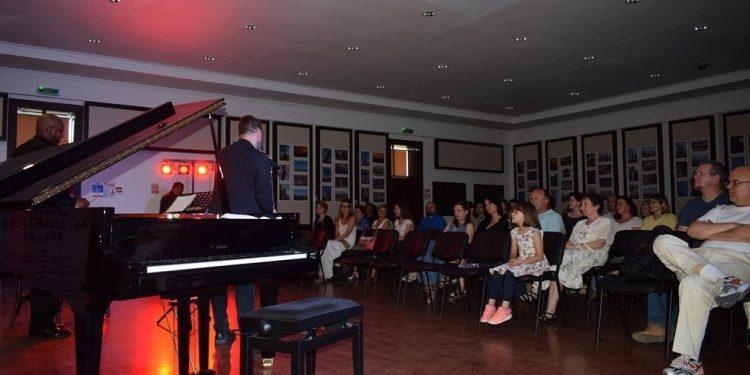 Jazz la centru! Matt Maneri și Abraham Burton