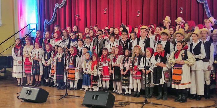 Producția clasei de dansuri populare a Școlii Populare de Arte și Meserii