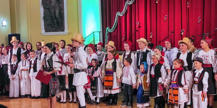 Producția clasei de dansuri populare a Școlii Populare de Arte și Meserii