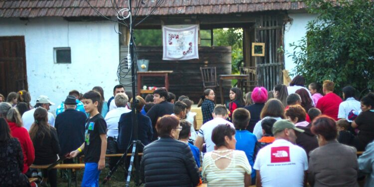 Stagiunea care marchează 10 ani de spectacole în mediul rural oferite de Cultură’n Șură s-a bucurat de un mare succes în județul Sălaj