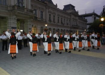 Ansamblul folcloric „Meseșul”, pe scenă la Festivalul internațional „Serbările Transilvane”