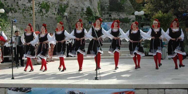 Ansambluri din Bulgaria și Serbia la Festivalul internațional de folclor „Ecouri Meseșene”
