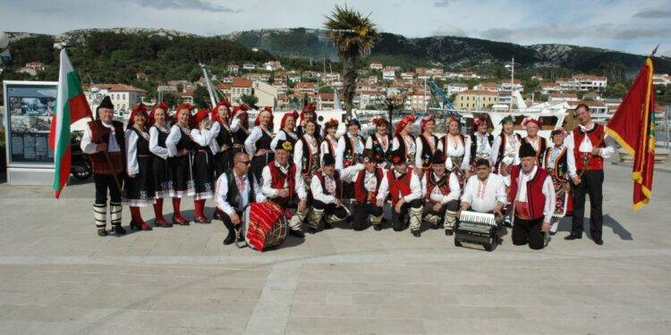 Ansambluri din Bulgaria și Serbia la Festivalul internațional de folclor „Ecouri Meseșene”