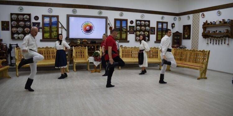 Proiectul cultural „Danțuri de-nvățat”