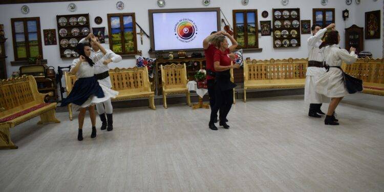 Proiectul cultural „Danțuri de-nvățat”