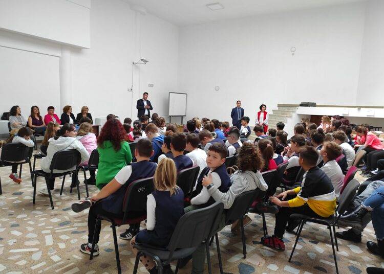 Donație de carte pentru copiii defavorizați