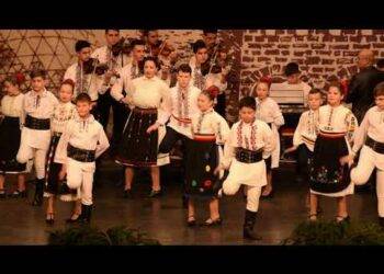 Producția de sfârșit de an a claselor de folclor (1)