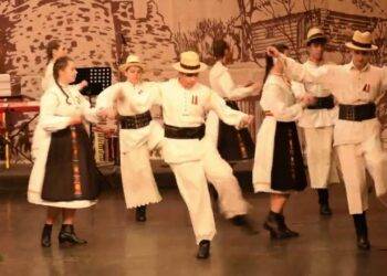 Producția de sfârșit de an a claselor de folclor (2)