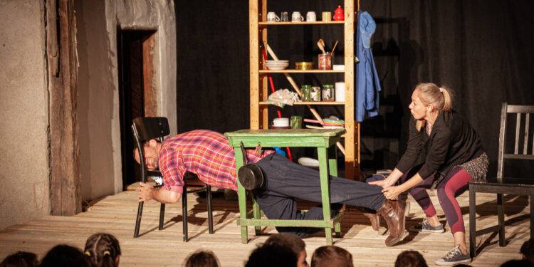 „Teatru dincolo de orașe” a atras peste 1800 de participanți