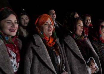 Clasa canto popular & prof. Claudiu Costinaș – Slobozi-ne gazdă-n casă