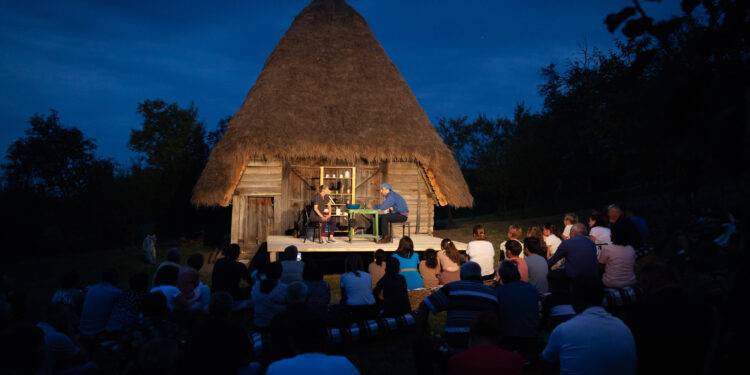 „Teatru dincolo de orașe” a atras peste 1800 de participanți