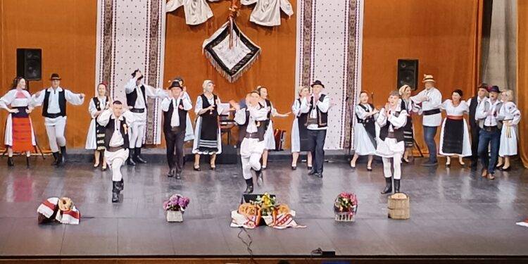 Producția de sfârșit de an scolar al claselor de folclor de la Școala Populară de Arte și Meserii CCAJS