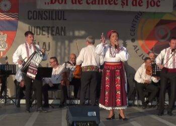 Antonela Ferche Buțiu și Liviu Buțiu la Festivalul Județean de Folclor „Dor de cântec și de joc”