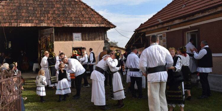 Danț la șură la Ciumărna