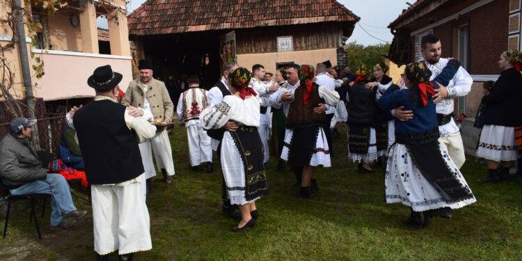 Danț la șură la Ciumărna