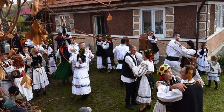 Danț la șură la Ciumărna