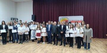 Câștigătorii concursului județean de recitare din poezia românească   