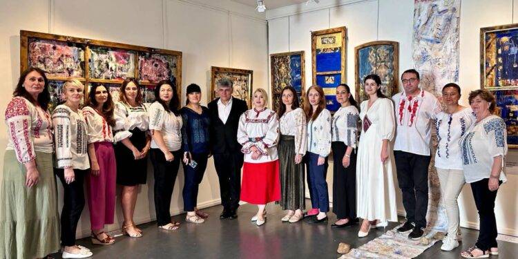 Ferestre spre lume – expoziție și ateliere de Ziua Iei la ICR Paris