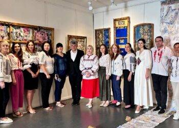 Ferestre spre lume – expoziție și ateliere de Ziua Iei la ICR Paris