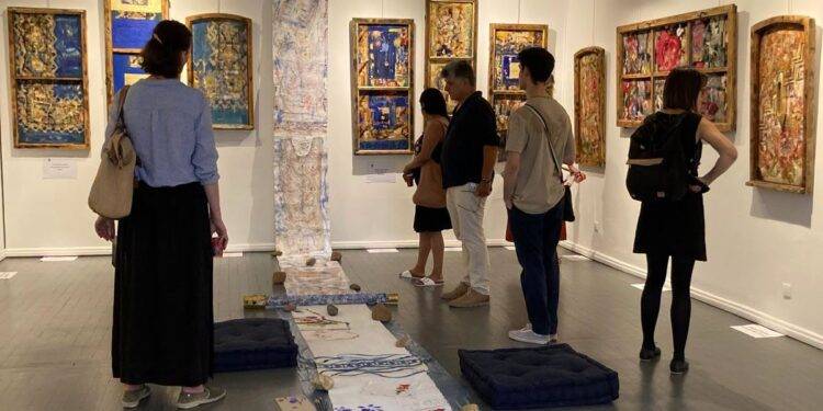 Ferestre spre lume – expoziție și ateliere de Ziua Iei la ICR Paris