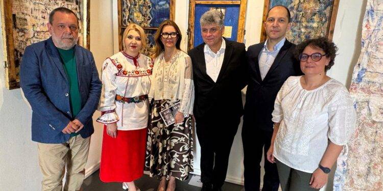 Ferestre spre lume – expoziție și ateliere de Ziua Iei la ICR Paris