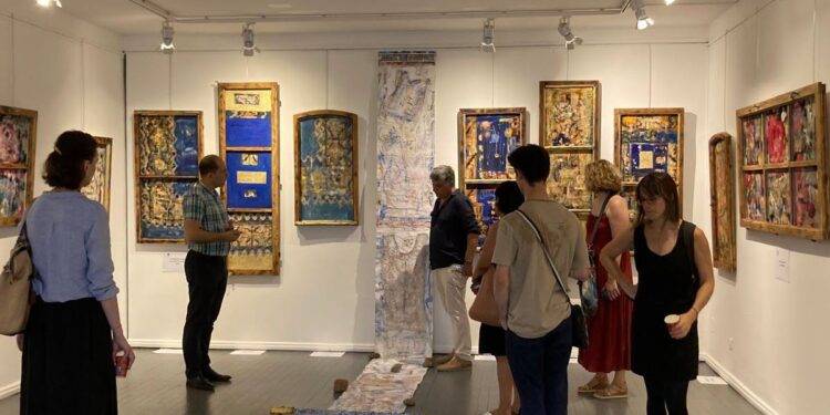 Ferestre spre lume – expoziție și ateliere de Ziua Iei la ICR Paris