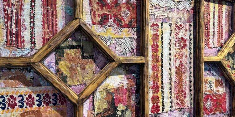 Ferestre spre lume – expoziție și ateliere de Ziua Iei la ICR Paris